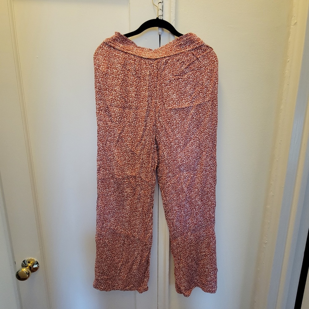 Flowy high-rise wide leg floral pants (with pockets!)